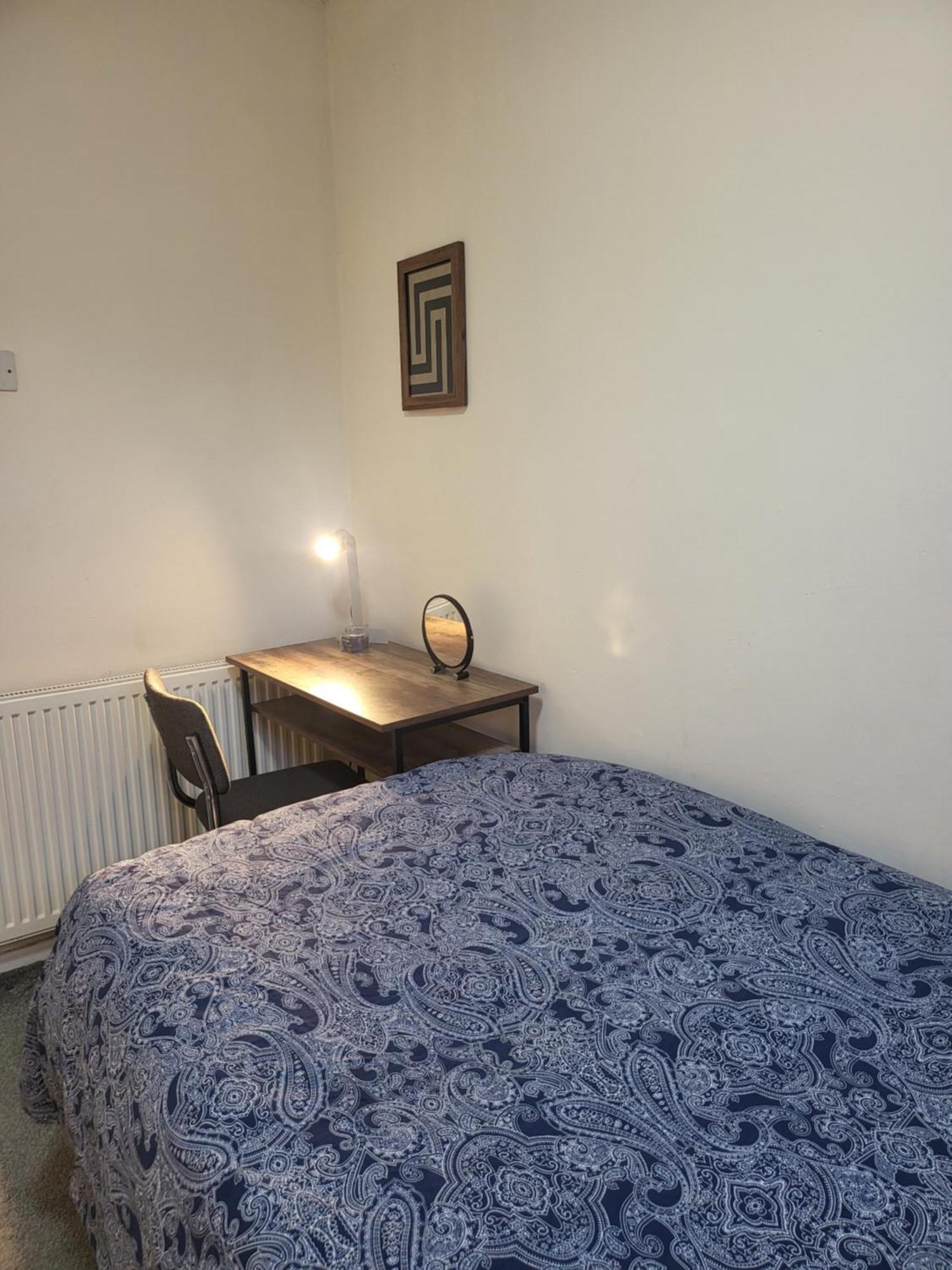 The Grove- 3 Bed Detatched House Wolverhampton- Families And Contractors- Near Town Centre And Molineux Stadium *