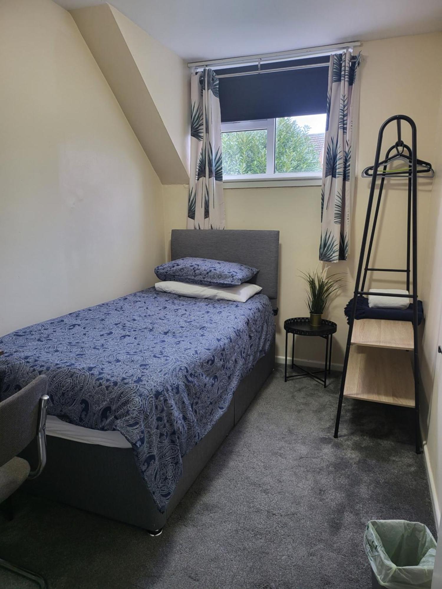 The Grove- 3 Bed Detatched House Wolverhampton- Families And Contractors- Near Town Centre And Molineux Stadium Holiday home *