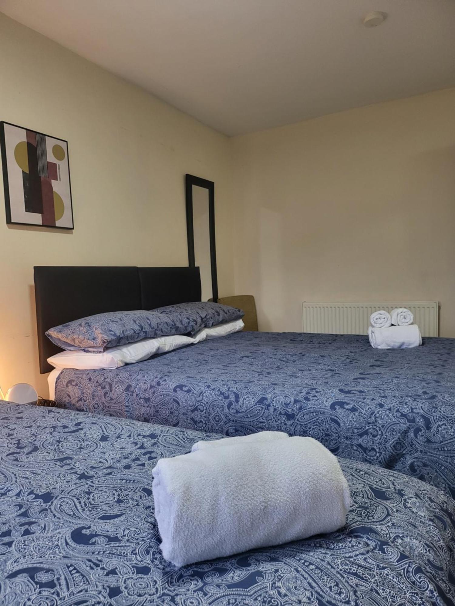 Holiday home The Grove- 3 Bed Detatched House Wolverhampton- Families And Contractors- Near Town Centre And Molineux Stadium